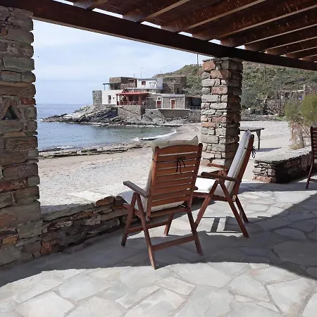 펜션 The Stone House In The Area Of Kampi, Koundouros Ioulis